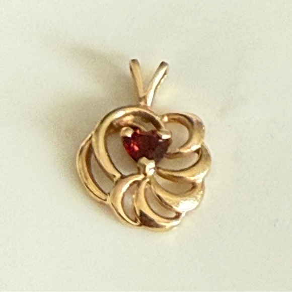 10k? 14k? Gold pendant - Picture 1 of 4